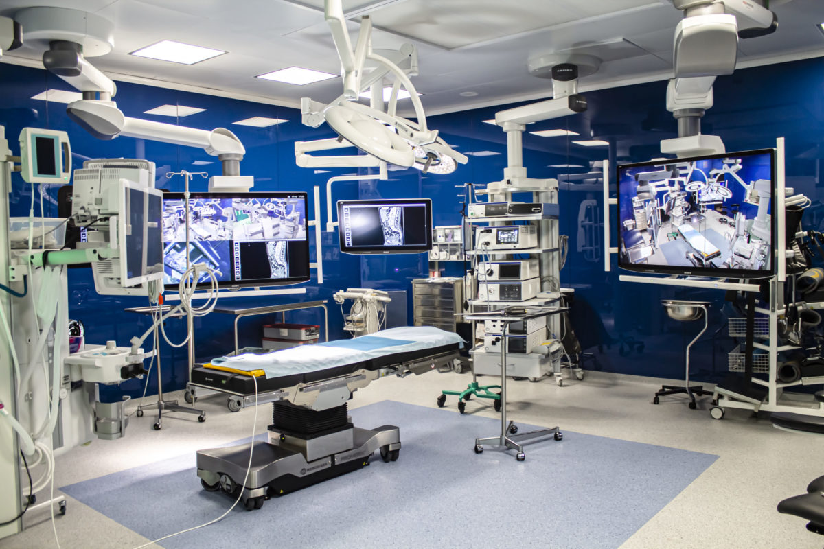 Умная операционная MVS в Городской центр эндоскопической урологии и новых технологий Санкт-Петербурга