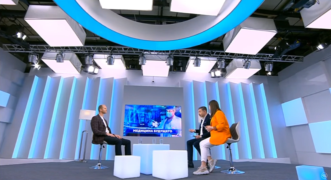 Впервые в прямом эфире телеканала состоялась видеоконференция из Умной операционной КБ Св. Луки.